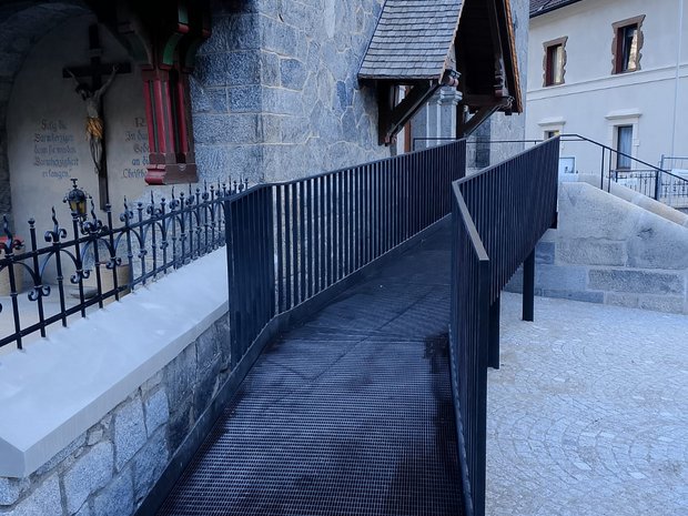 Die Pfarrei Franzensfeste Die Pfarrei Franzensfeste