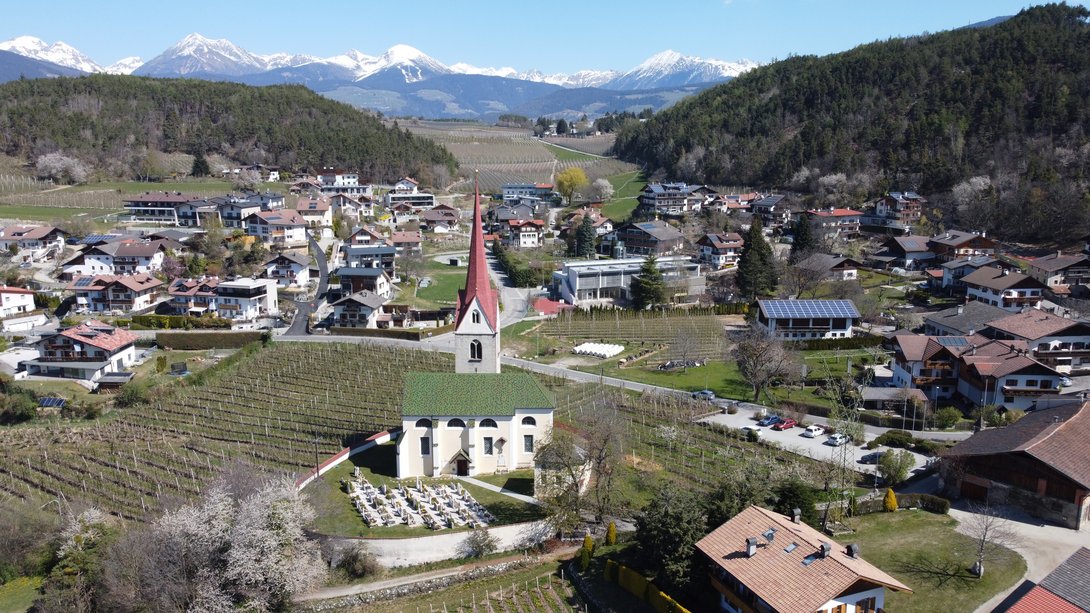 Kirche zu den hll. Aposteln Petrus und Paulus in Elvas Die Pfarrei Natz
