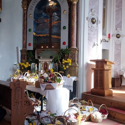Die Pfarrei Afers Osterspeisen