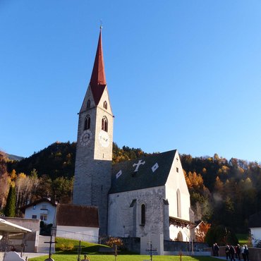 La chiesa parrocchiale di Millan La chiesa parrocchiale di Millan