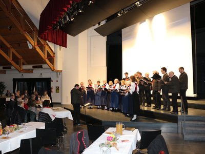 Gründonnerstag Eröffnung durch den Kirchenchor Vahrn