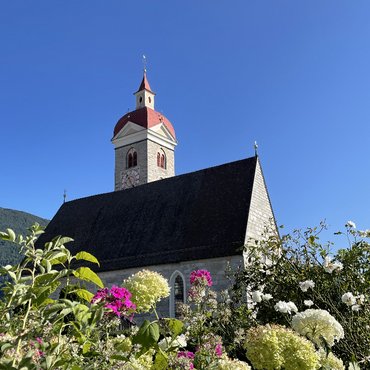 Pfarrkirche zu den hll. Aposteln Philippus und Jakobus in Natz Die Pfarrei Natz