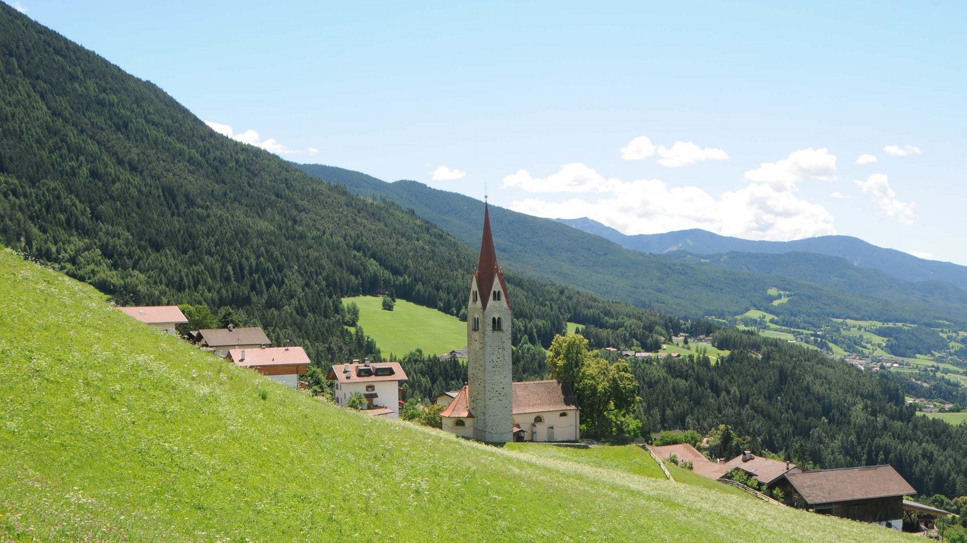 Kirche zum heiligen Leonhard in St. Leonhard Die Pfarreien der Seelsorgeeinheit