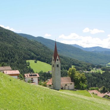 Kirche zum heiligen Leonhard in St. Leonhard Die Pfarrei St. Andrä