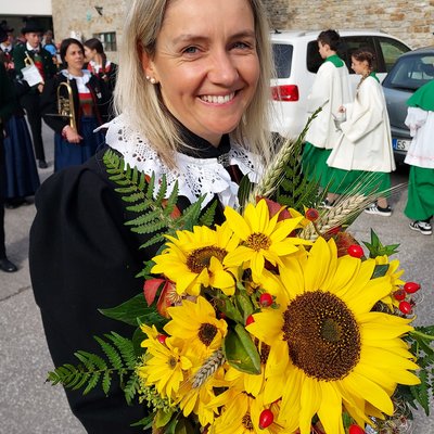 Die Pfarrei Afers Hübsche Marketenderin