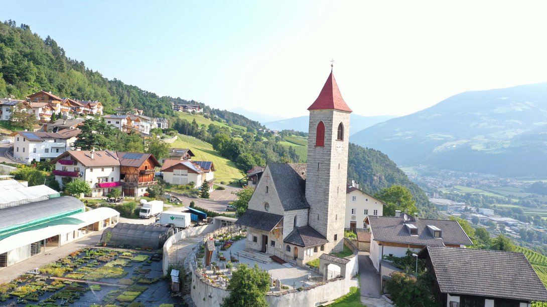 Die Pfarrei Tschötsch Die Pfarrei Tschötsch