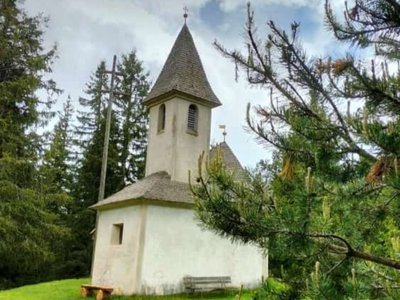Die Pfarrei Afers Freihenbühel im Frühling