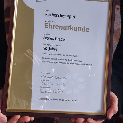 Die Pfarrei Afers Ehrenurkunde